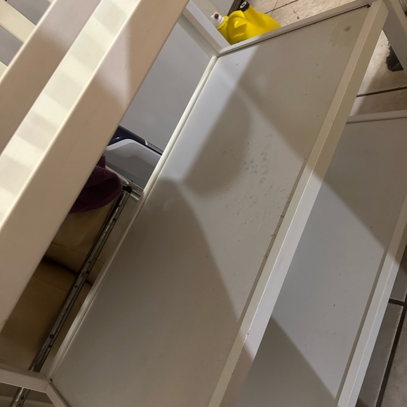 Changing table - Picture 7 of 7